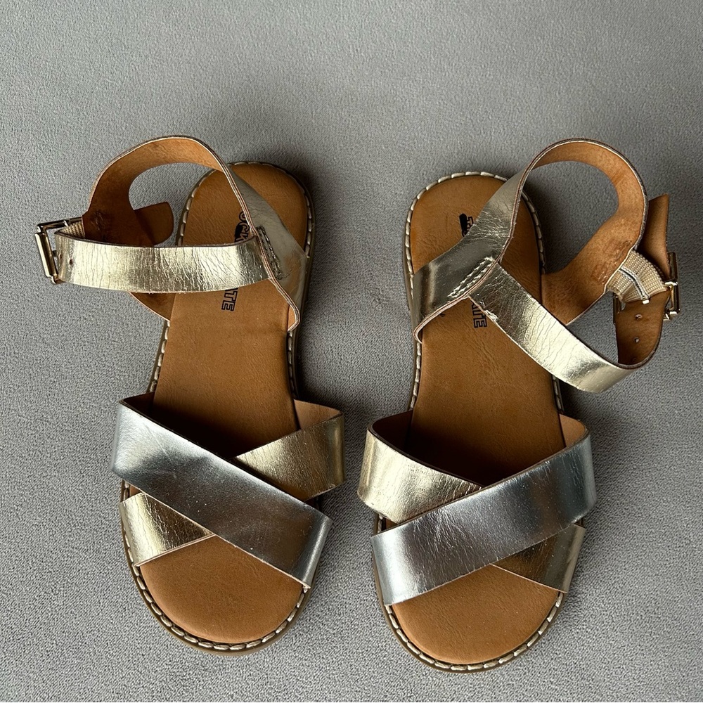 Tucker + Tate ~ Arya ~ Gold & Silver ~ Girls Size 11